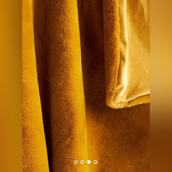 Anthropologie Sophie Faux Fur Throw Blanket - Picture 4 of 8